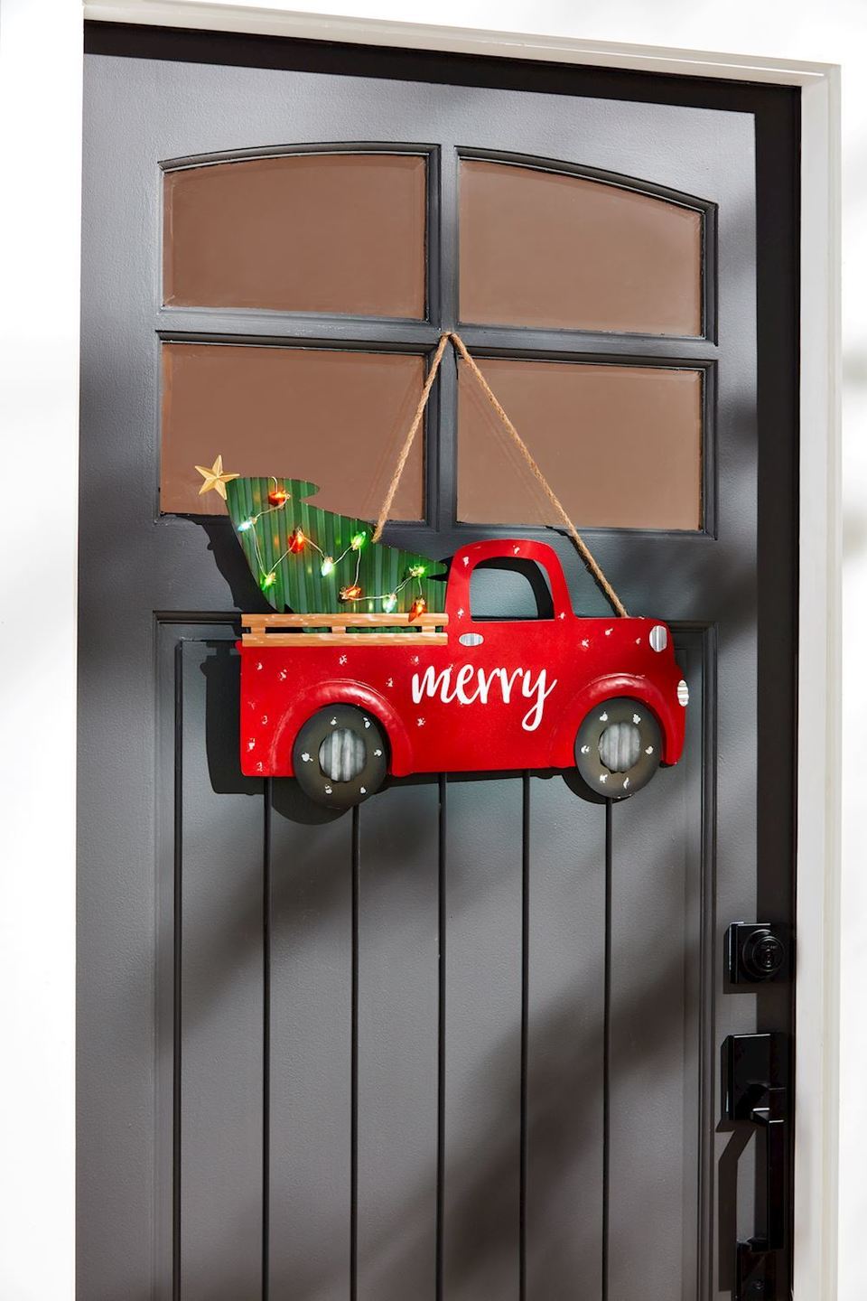 MUD PIE LIGHT-UP CHRISTMAS TRUCK DOOR HANGER