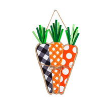 Load image into Gallery viewer, EVERGREEN PATTERNED CARROTS DOOR DÉCOR