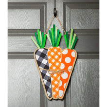 Load image into Gallery viewer, EVERGREEN PATTERNED CARROTS DOOR DÉCOR