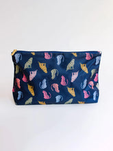 Load image into Gallery viewer, MARY SQUARE TRAVEL POUCH LARGE LEADER OF THE PACK