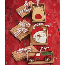 Load image into Gallery viewer, MUD PIE TRUCK BOXED FARM ORNAMENT