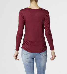 COCO & CARMEN ASHLEY SIDE CINCHED LONG SLEEVE CREW NECK TOP - BURGUNDY