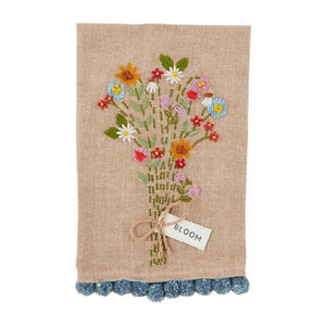 MUD PIE BLOOM EMBROIDERED FLORAL TOWELS