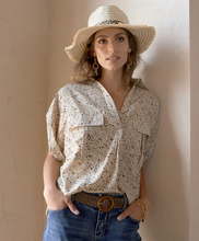 Load image into Gallery viewer, COCO &amp; CARMEN ELISA V- NECK TOP WITH CHEST POCKET IN TAN SPLATTER