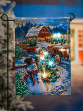 Load image into Gallery viewer, Evergreen Tree Farm Solar LED Garden Flag